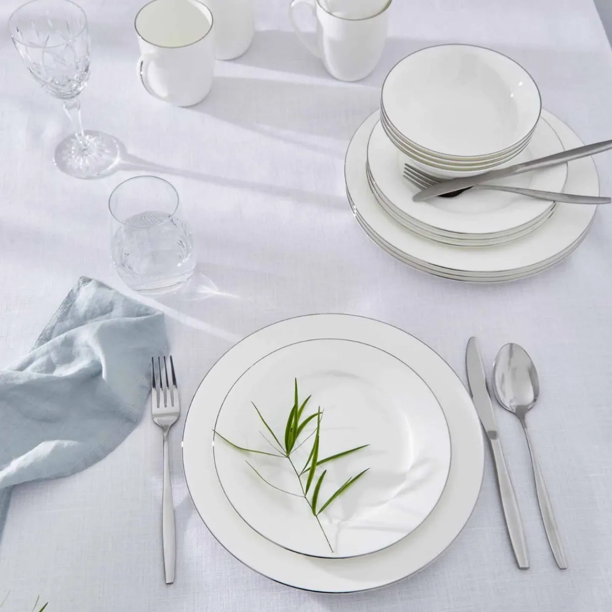 Royal Worcester Serendipity Platinum 16 Piece Dinner Set Online