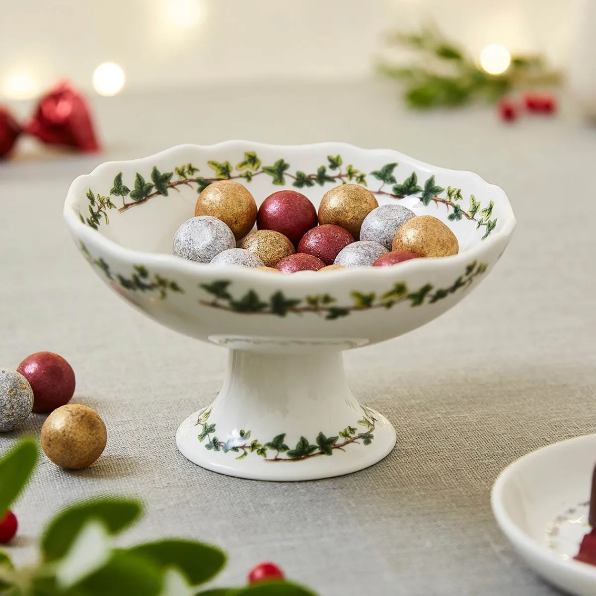 Portmeirion The Holly and the Ivy Scalloped Dish Hot
